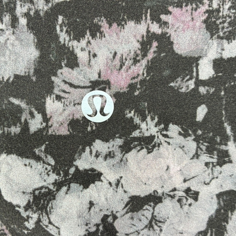 Lululemon Cropped Leggings‎ Size 6 Black Gray Floral High Rise Yoga Run EUC - Picture 3 of 5